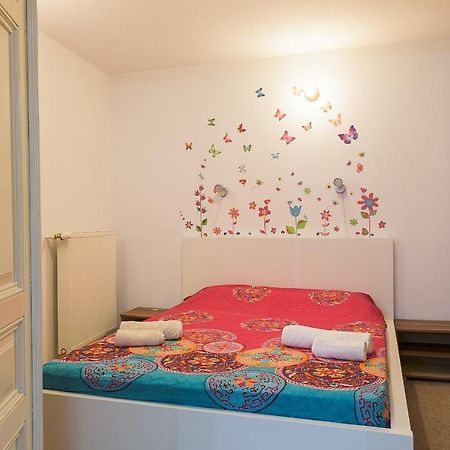 Center Walking Apartment And Room بوخارست المظهر الخارجي الصورة