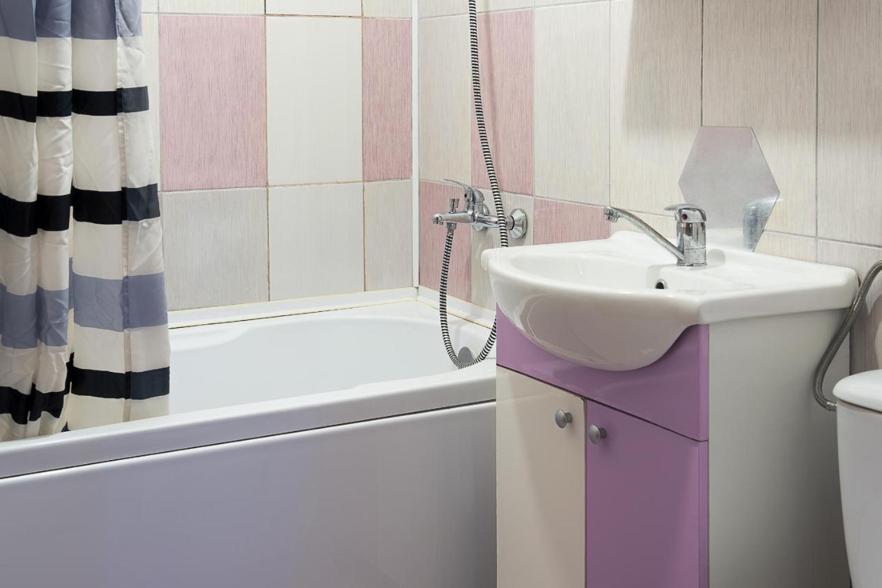 Center Walking Apartment And Room بوخارست المظهر الخارجي الصورة