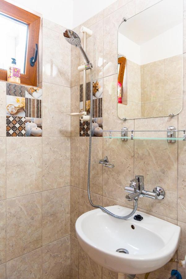 Center Walking Apartment And Room بوخارست المظهر الخارجي الصورة