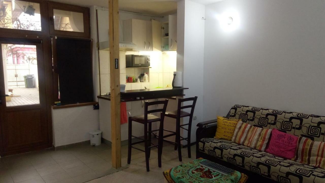 Center Walking Apartment And Room بوخارست المظهر الخارجي الصورة